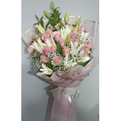 Premium Pembe Gül ve Lilyum Tasarımı