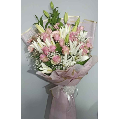 Premium Pembe Gül ve Lilyum Tasarımı