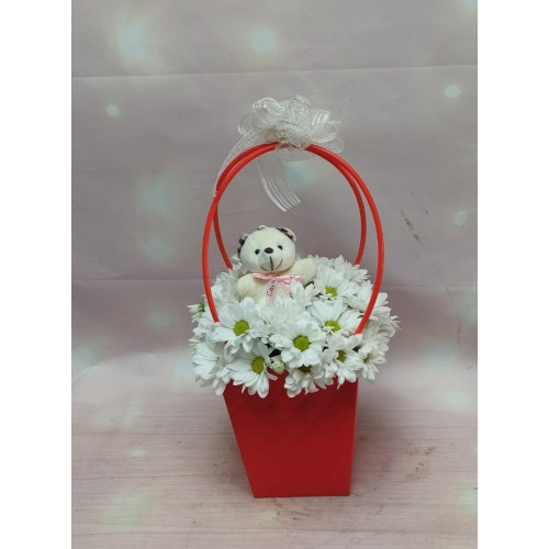 Beyaz Papatya Buketi & Sevimli Peluş Ayıcık Aranjmanı